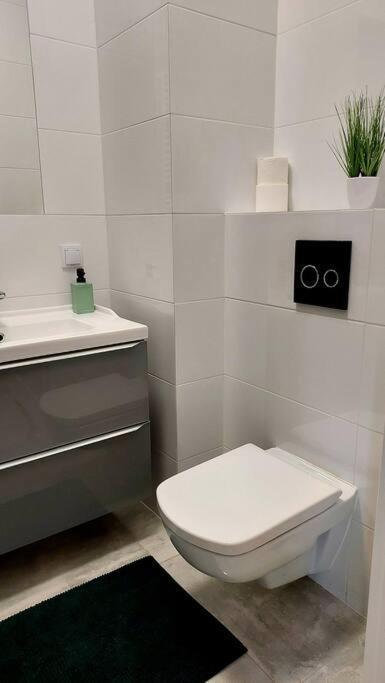 Uroczy Apartament Blisko Centrum Warszawy Daire Varşova Dış mekan fotoğraf